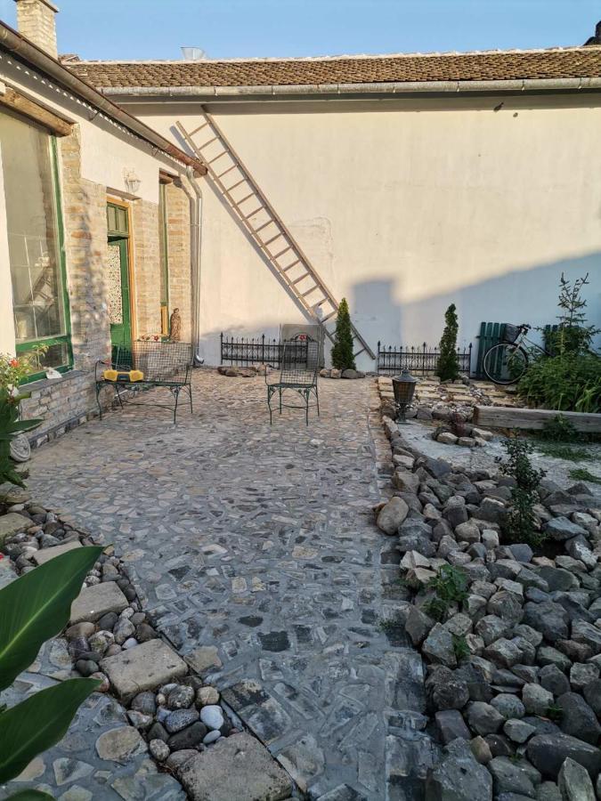 Somborski Salas - Strogi Centar Exterior photo